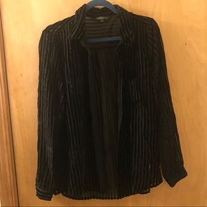 Women's XL Dalia Button Down blouse